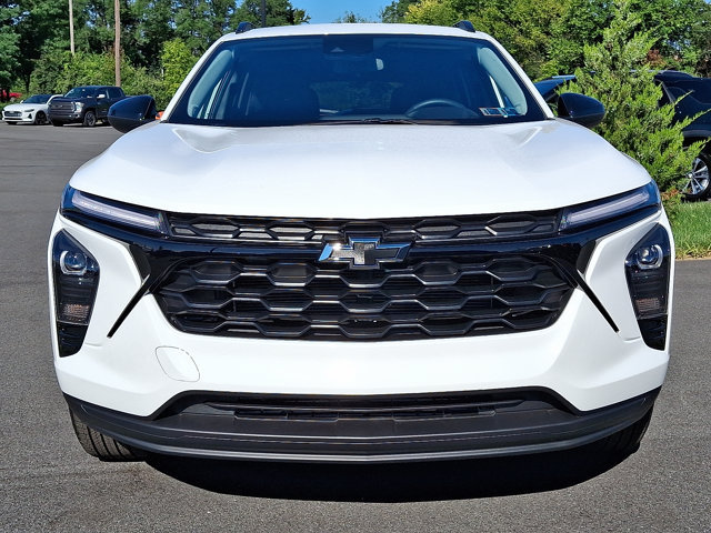Used 2026 Chevrolet Trax LT w/ Driver Confidence Package FWD image 2