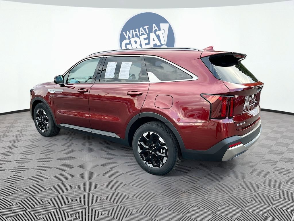 Certified 2025 Kia Sorento S w/ Panoramic Sunroof Package image 8
