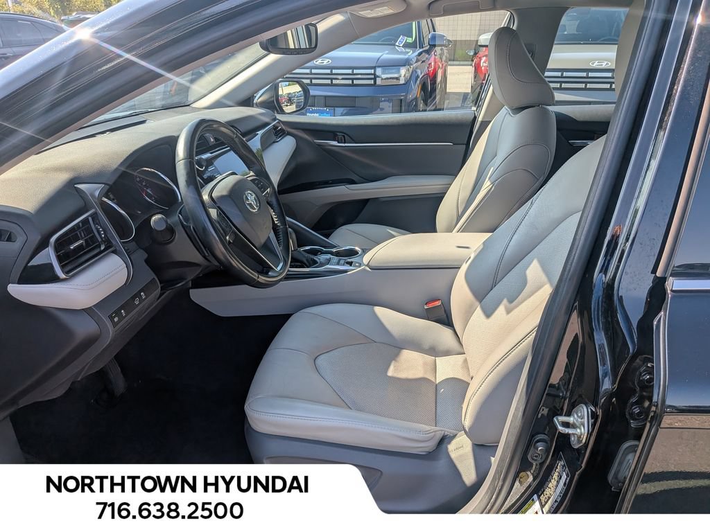 Used 2019 Toyota Camry XSE FWD image 9