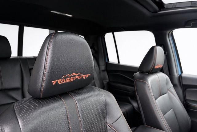 Used 2025 Honda Ridgeline TrailSport image 11