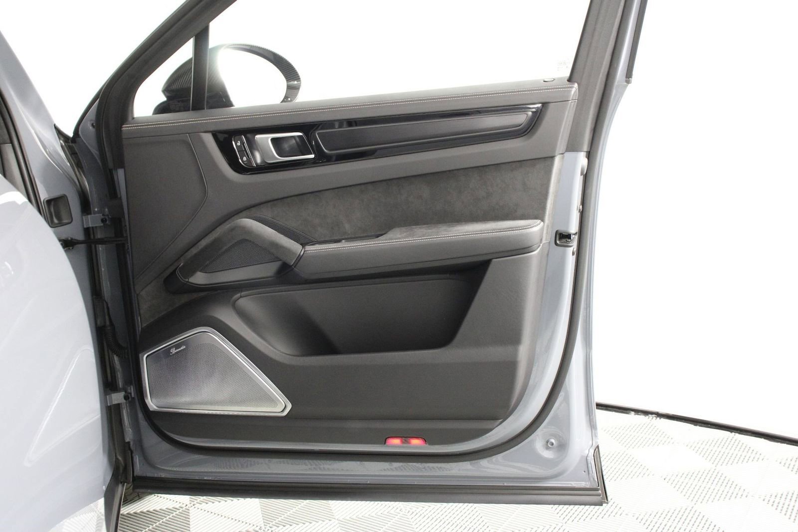 Certified 2023 Porsche Cayenne Turbo GT image 23