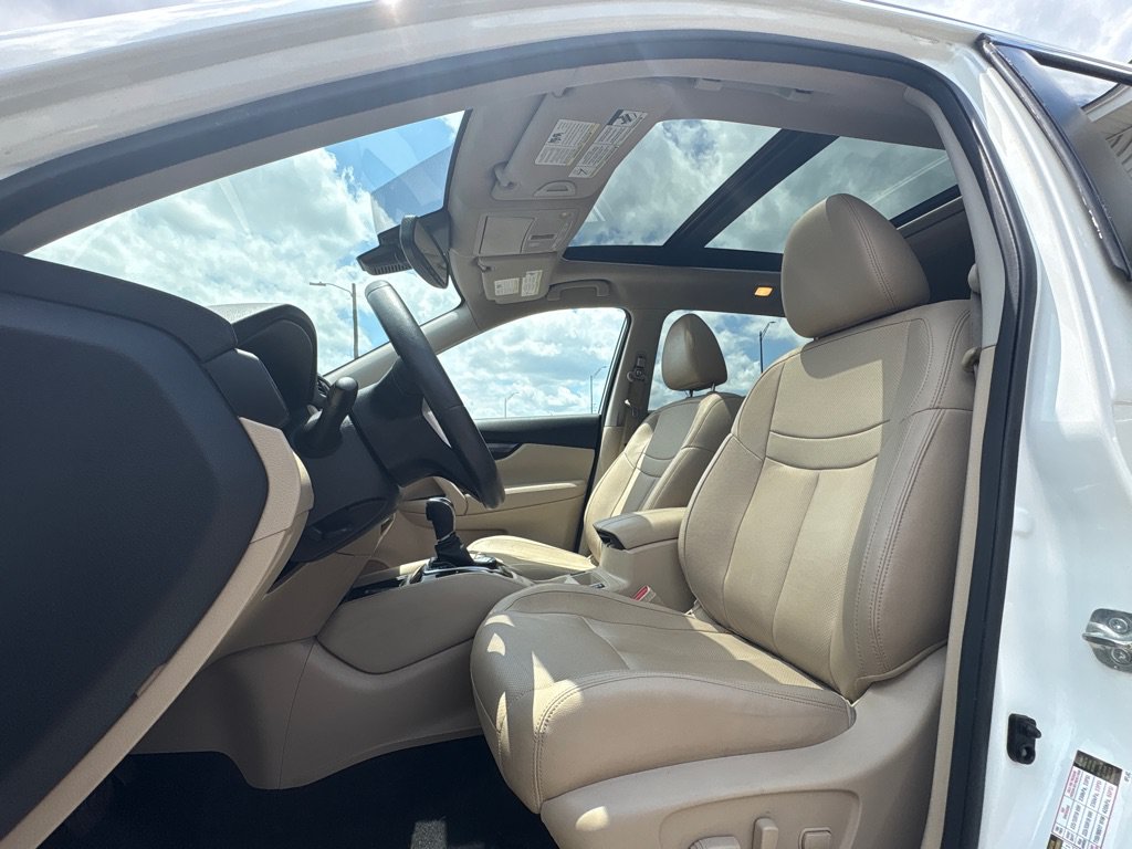 Used 2019 Nissan Rogue SL w/ Premium Package FWD image 18
