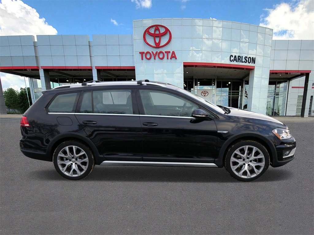 Used 2017 Volkswagen Golf Alltrack SEL image 4