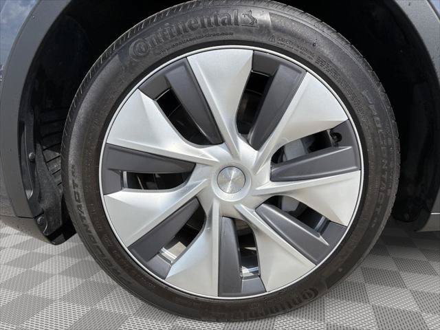 Used 2023 Tesla Model Y 2WD image 9