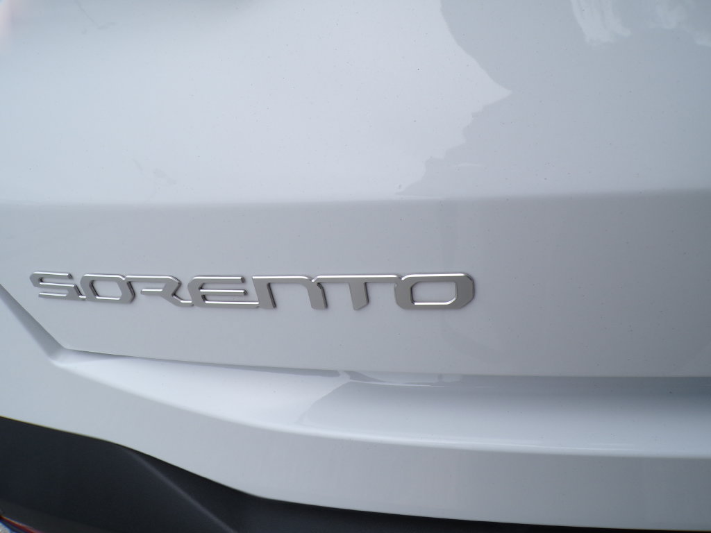 Used 2025 Kia Sorento S w/ Panoramic Sunroof Package FWD image 17