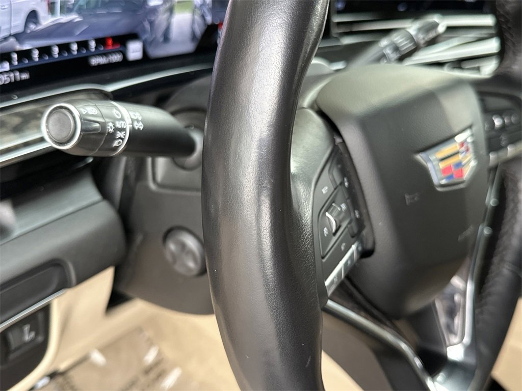 Used 2024 Cadillac Escalade Premium Luxury image 17