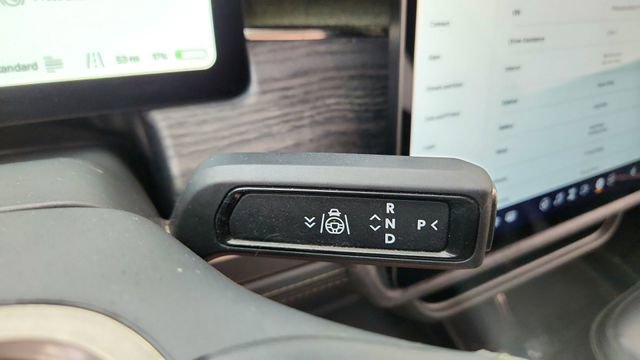 Used 2024 Rivian R1S Adventure image 46