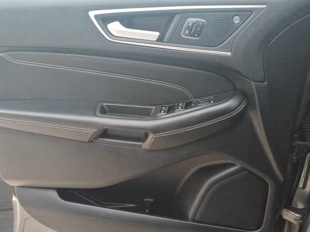 Used 2024 Ford Edge Titanium image 17