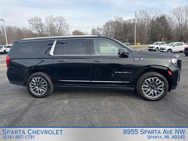 Used 2023 GMC Yukon XL Denali Ultimate image 2