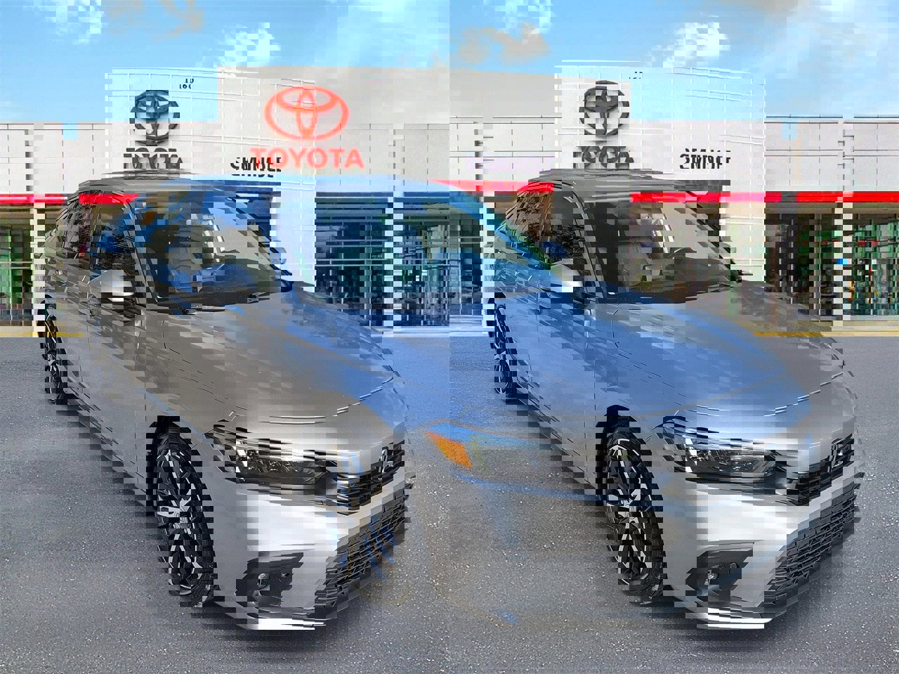 Used 2023 Honda Civic Touring image 2