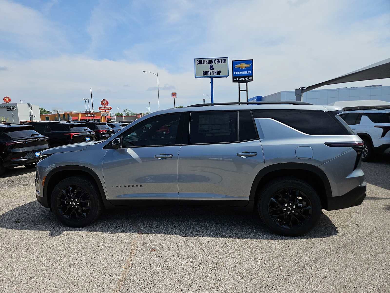 New 2026 Chevrolet Traverse LT w/ Midnight/Sport Edition image 5