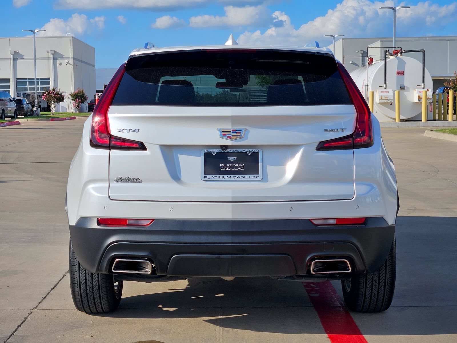 Certified 2023 Cadillac XT4 Luxury w/ Cold Weather Package FWD image 8