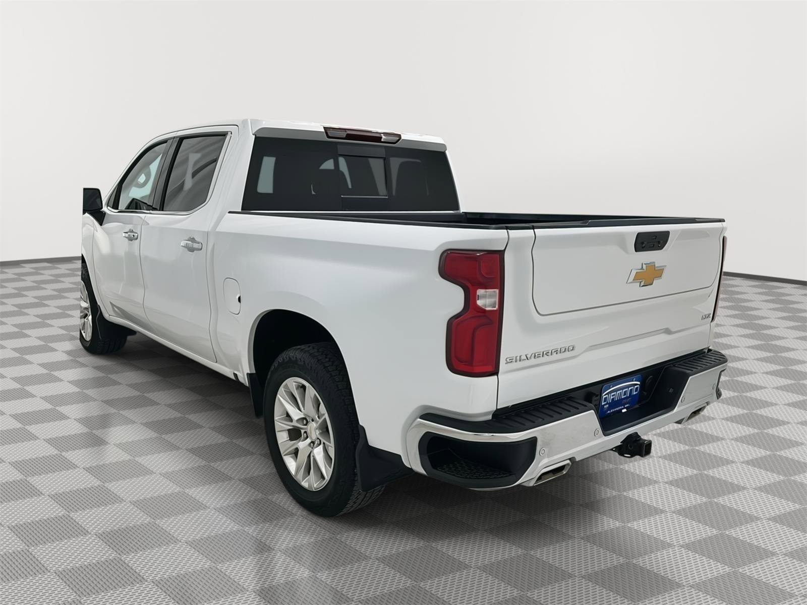 Used 2022 Chevrolet Silverado 1500 LTZ w/ LTZ Premium Package image 4
