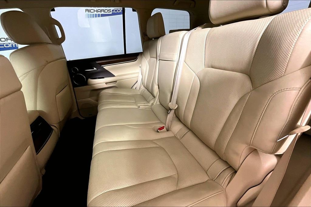 Used 2016 Lexus LX 570 4WD w/ Luxury Package image 21