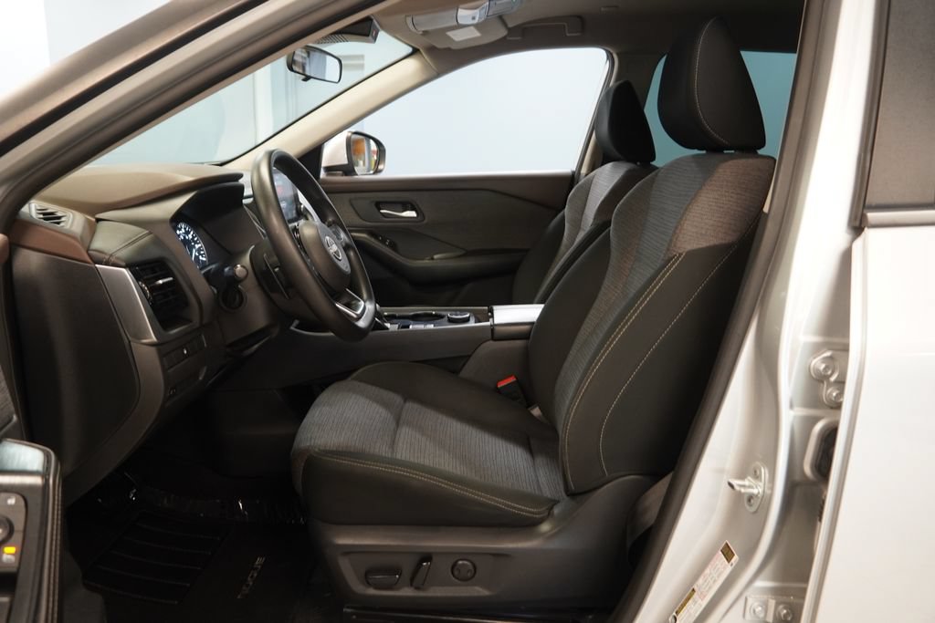 Used 2022 Nissan Rogue SV AWD/4WD image 5