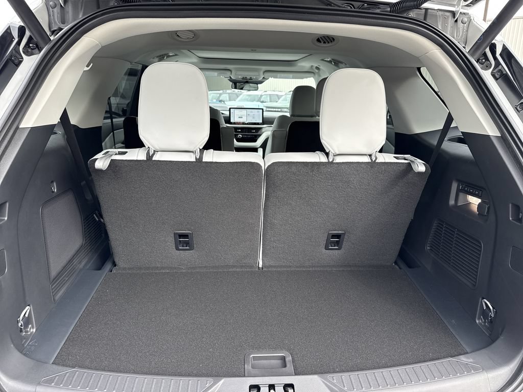 New 2026 Ford Explorer Platinum w/ LUX Leather Package AWD/4WD image 18