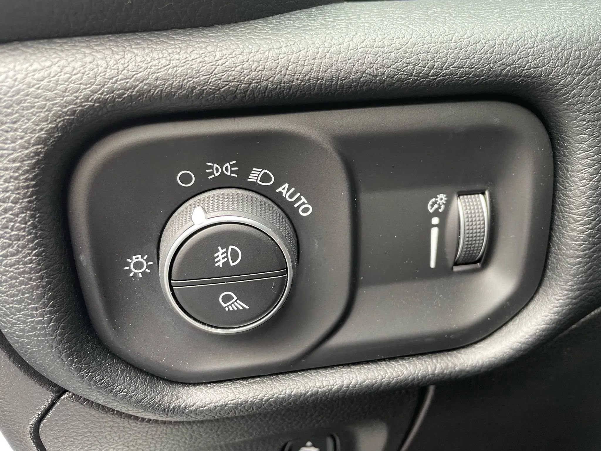 Used 2020 RAM 1500 Sport w/ Advanced Safety Group AWD/4WD image 16