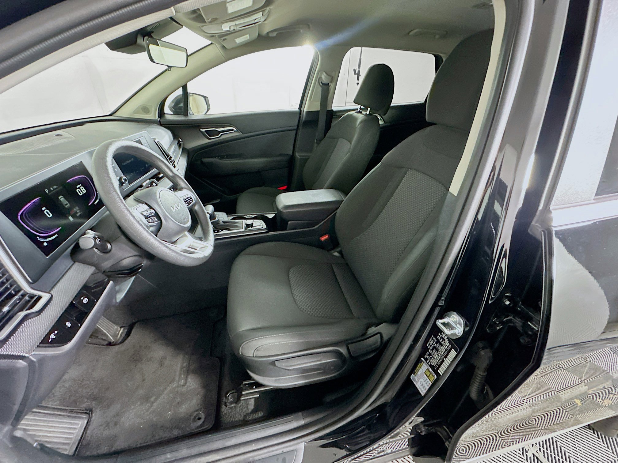 Used 2025 Kia Sportage LX image 13