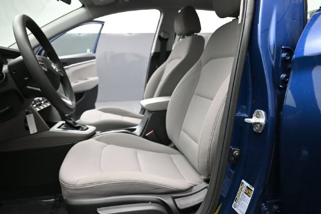Used 2020 Hyundai Elantra SE FWD image 16