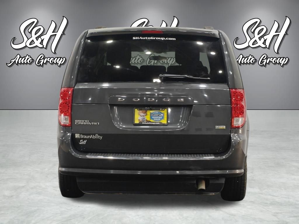 Used 2012 Dodge Grand Caravan SXT image 17