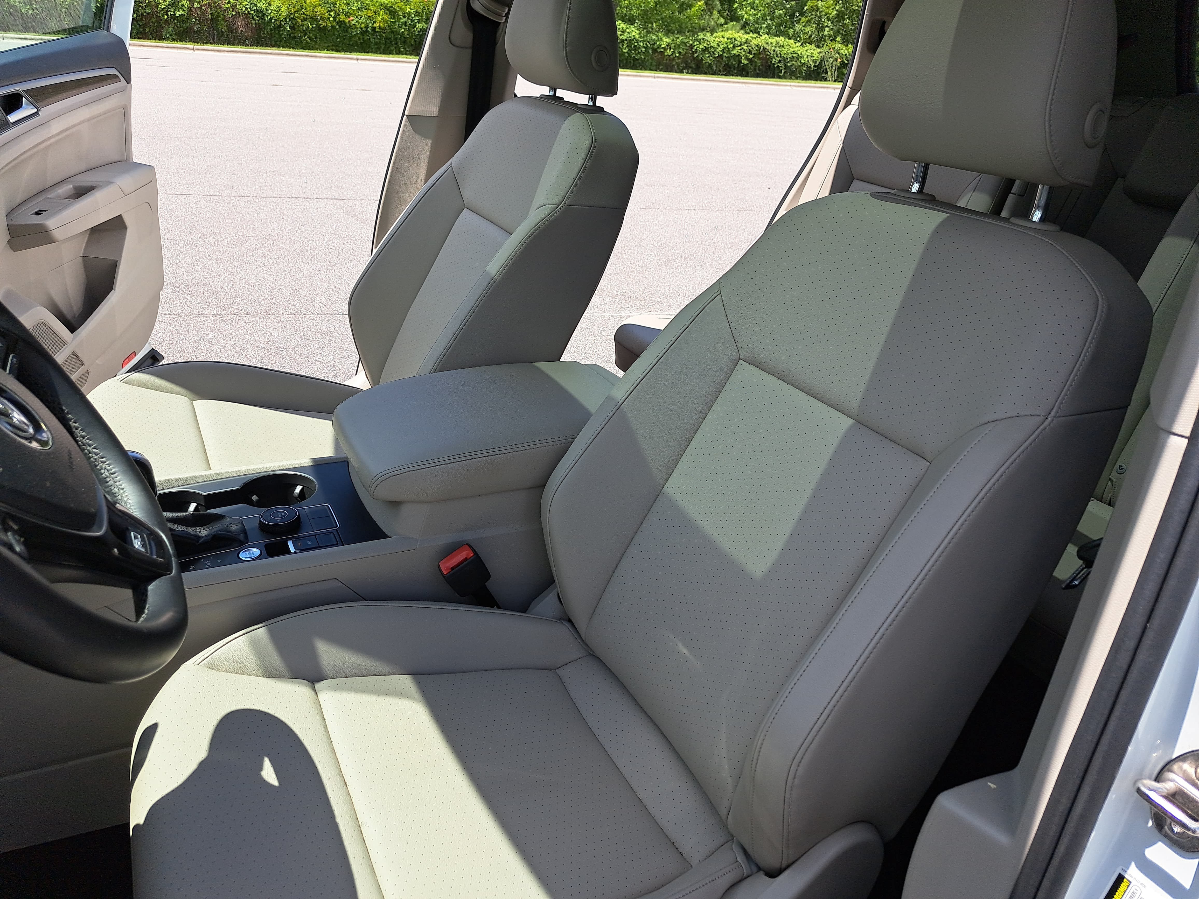 Used 2019 Volkswagen Atlas SE w/ Panoramic Sunroof Package AWD/4WD image 16