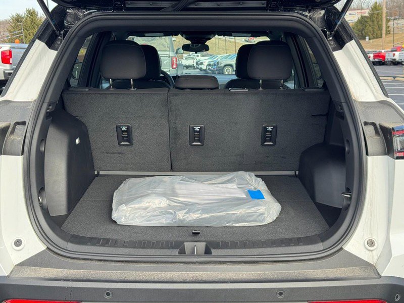 Used 2025 Chevrolet Equinox LT image 4