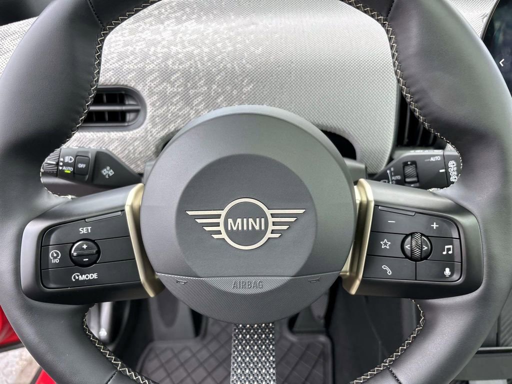 Certified 2025 MINI Cooper S image 15