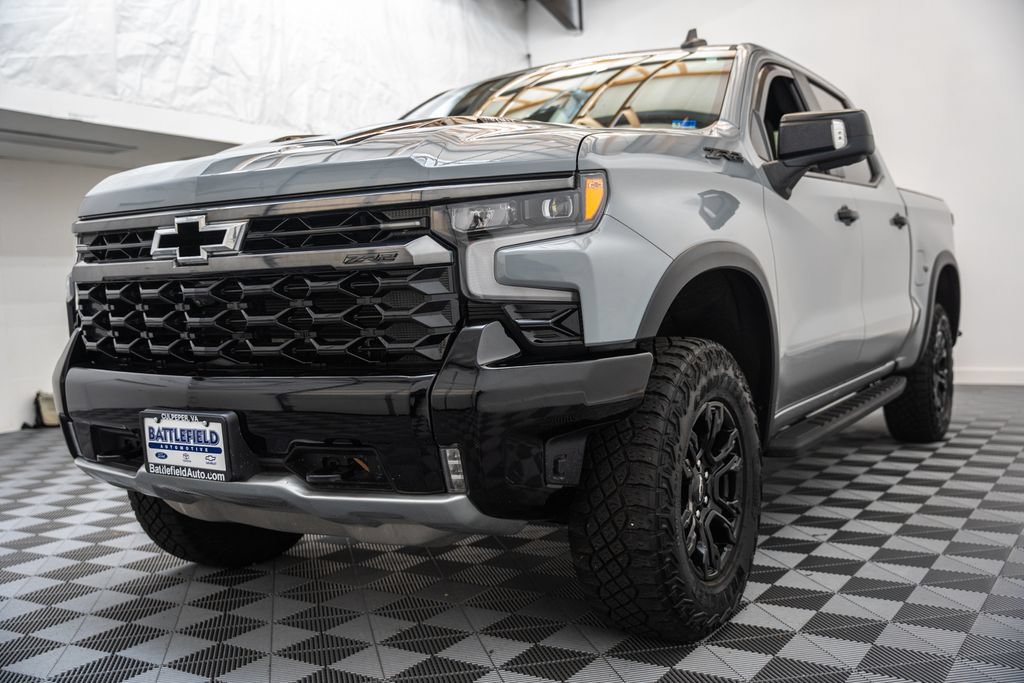 Used 2024 Chevrolet Silverado 1500 ZR2 w/ Technology Package AWD/4WD image 3