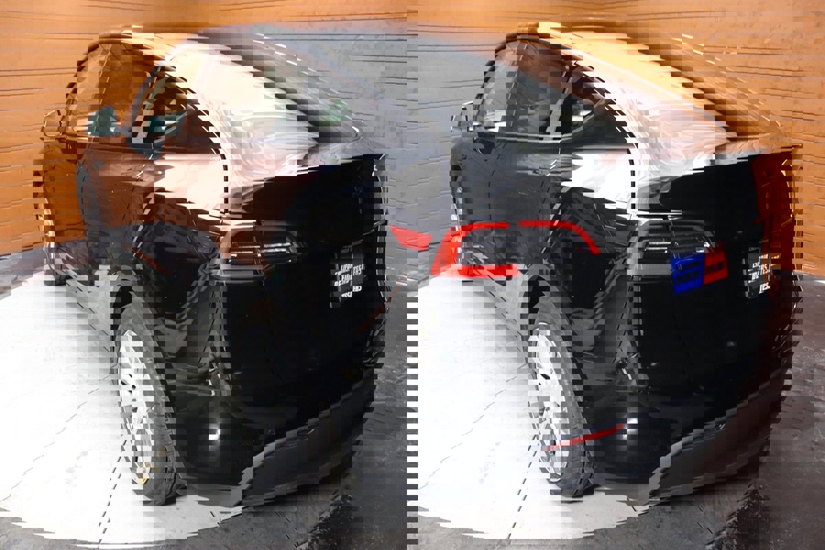 Used 2023 Tesla Model Y Long Range image 8