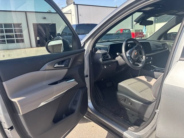 Used 2024 Chevrolet Traverse LT FWD image 6