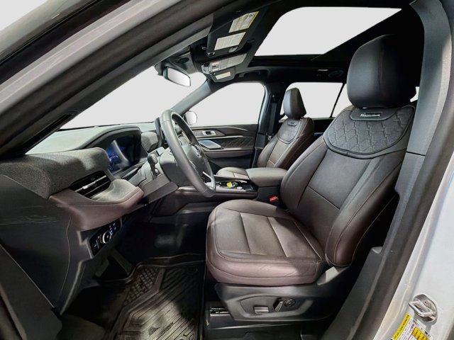 Used 2026 Ford Explorer Platinum AWD/4WD image 18