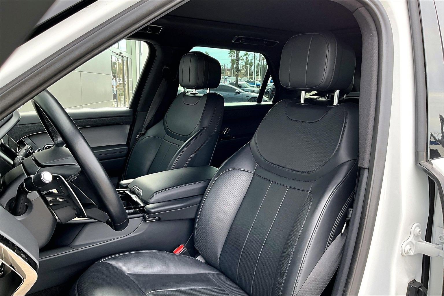 Used 2024 Land Rover Range Rover Sport Dynamic SE image 25