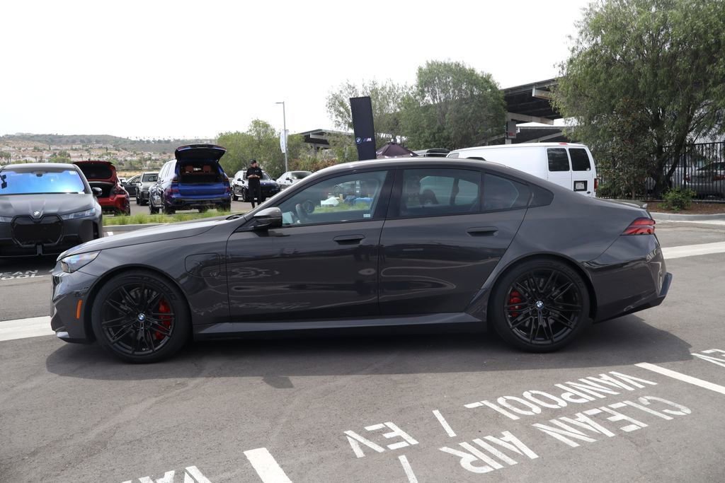 New 2026 BMW M5 w/ Carbon Package AWD/4WD image 5