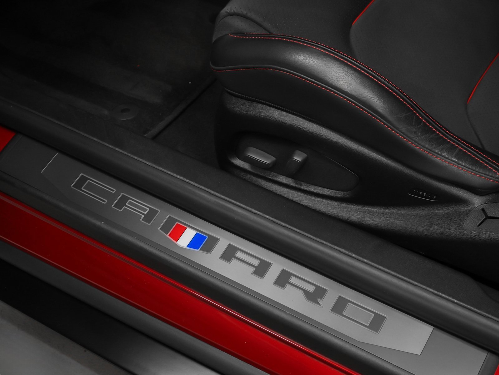 Used 2018 Chevrolet Camaro ZL1 image 40