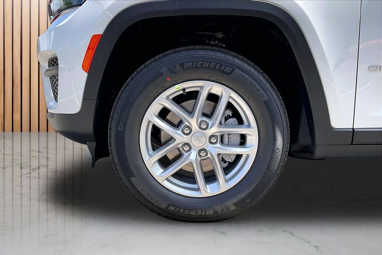 New 2026 Jeep Grand Cherokee Laredo X RWD image 27
