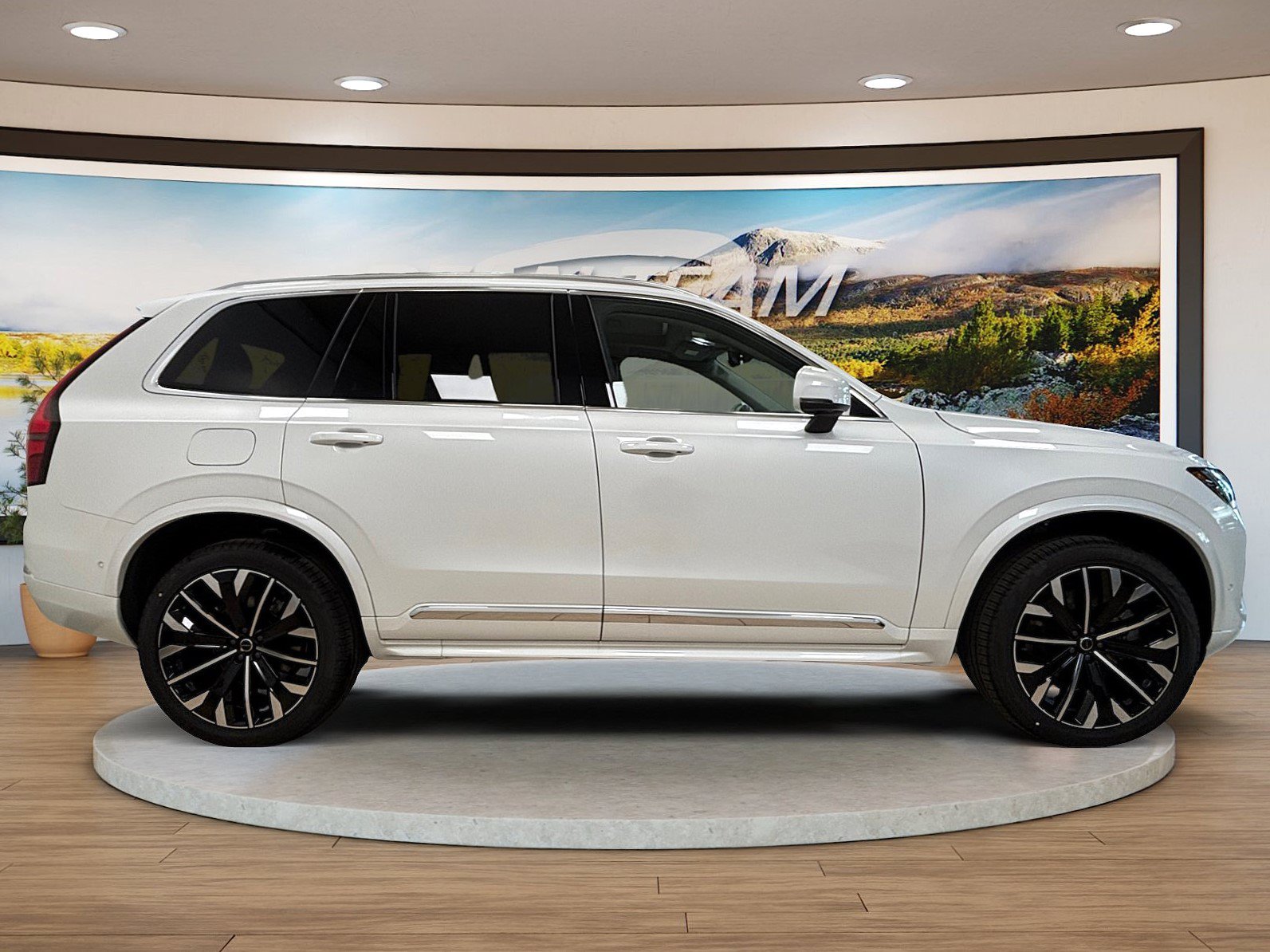 New 2026 Volvo XC90 T8 Plus w/ Protection Package AWD/4WD image 4