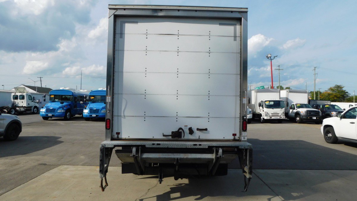 Used 2020 Isuzu NPR image 5