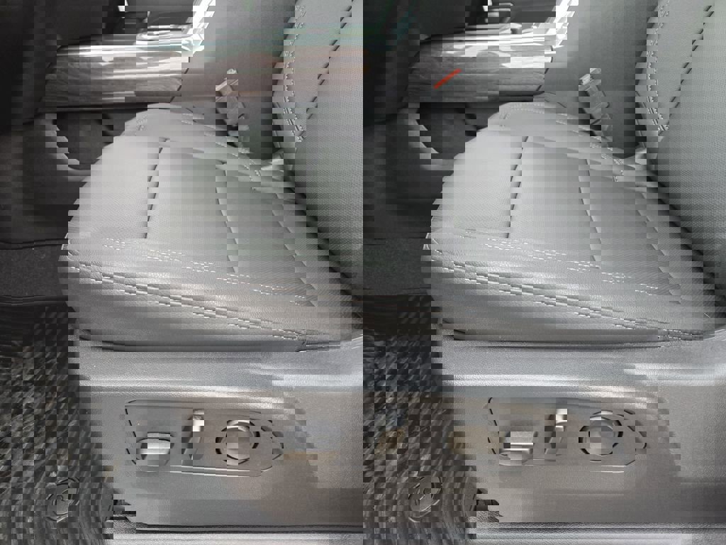 New 2026 Chevrolet Silverado 2500 LTZ w/ LTZ Premium Package image 23