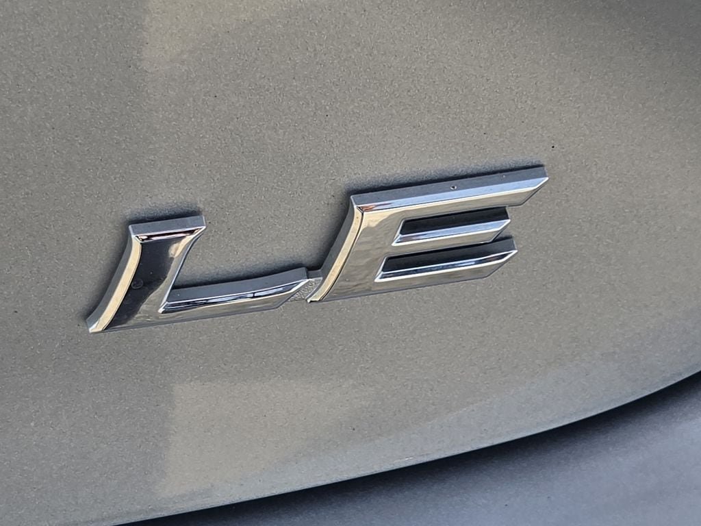 Used 2025 Toyota Camry LE FWD image 11