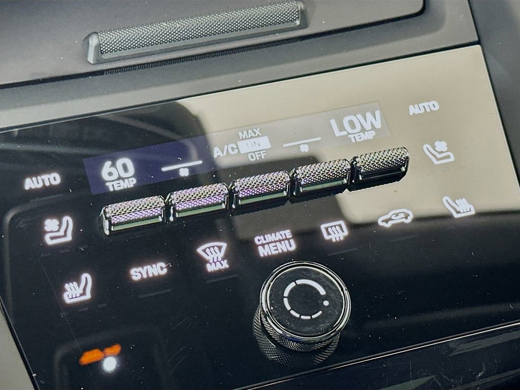 Certified 2024 Porsche Macan 4 Electric image 23