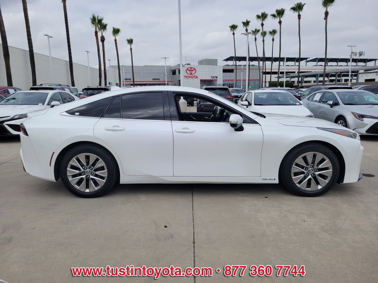 Certified 2023 Toyota Mirai w/ Advanced Technology Package RWD image 3
