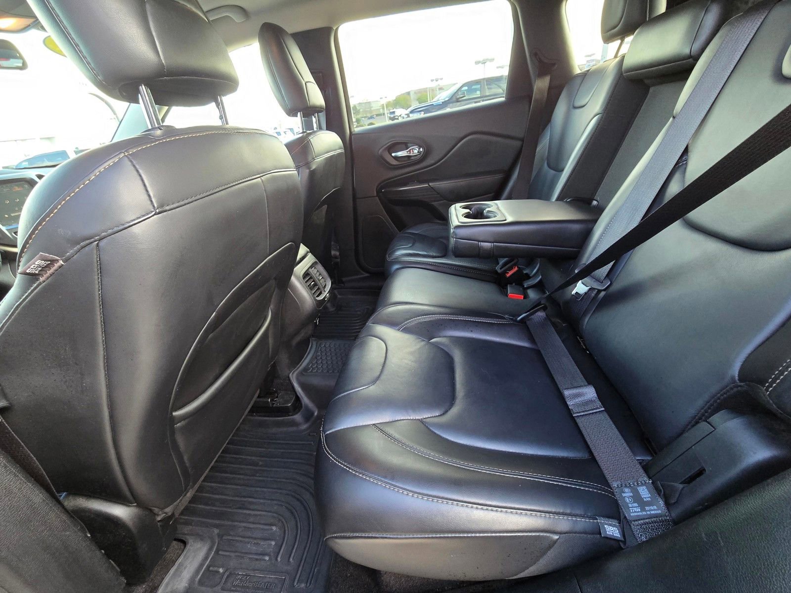 Used 2017 Jeep Cherokee Limited image 10