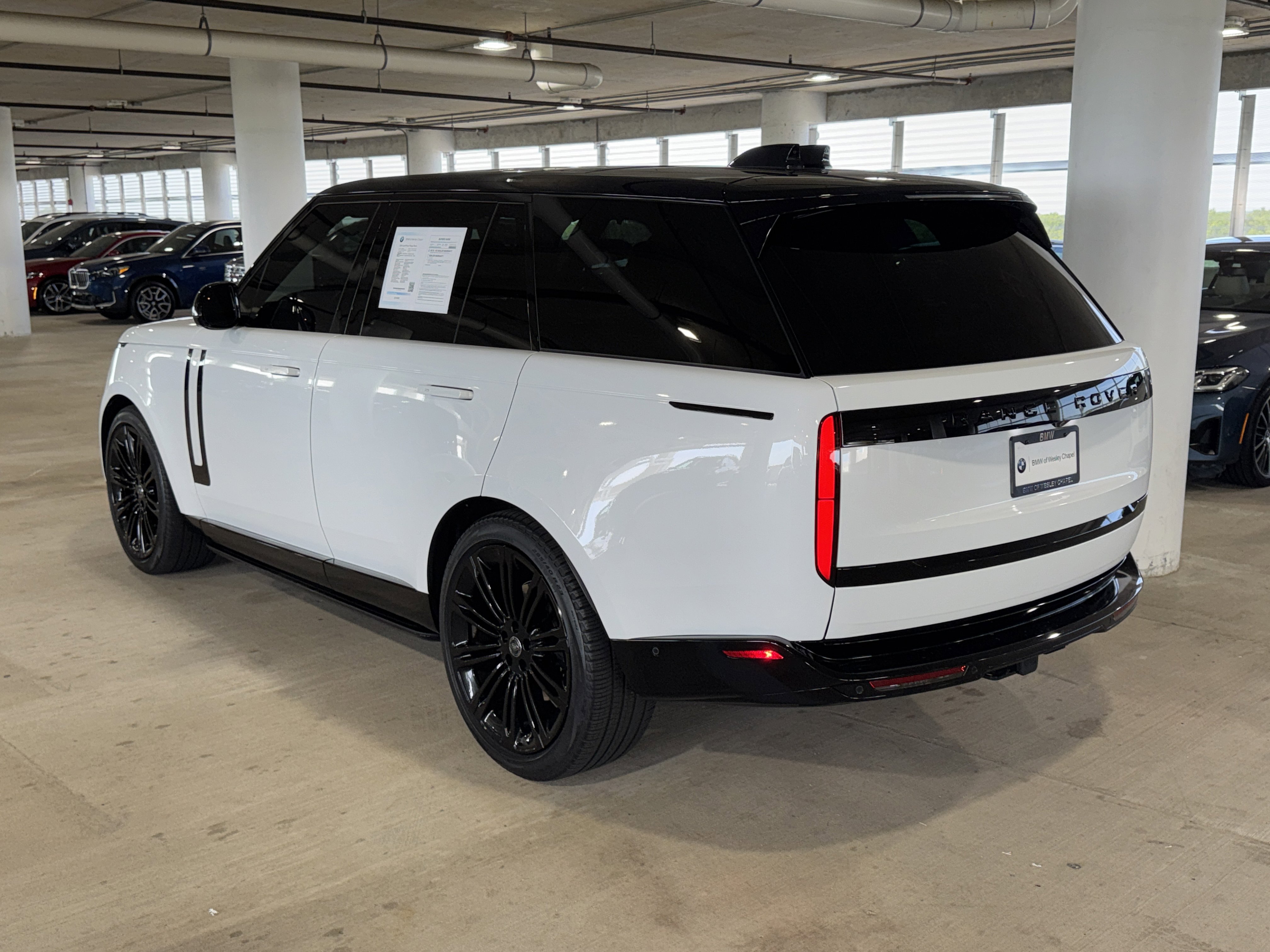 Used 2024 Land Rover Range Rover SE AWD/4WD image 8