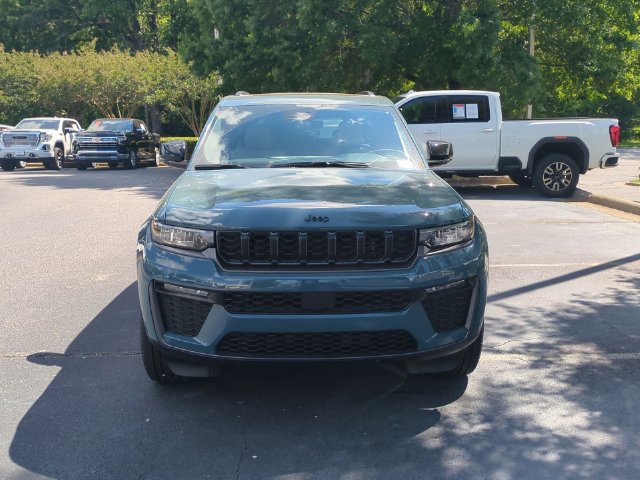 New 2026 Jeep Grand Cherokee Limited w/ Limited Altitude Package RWD image 8