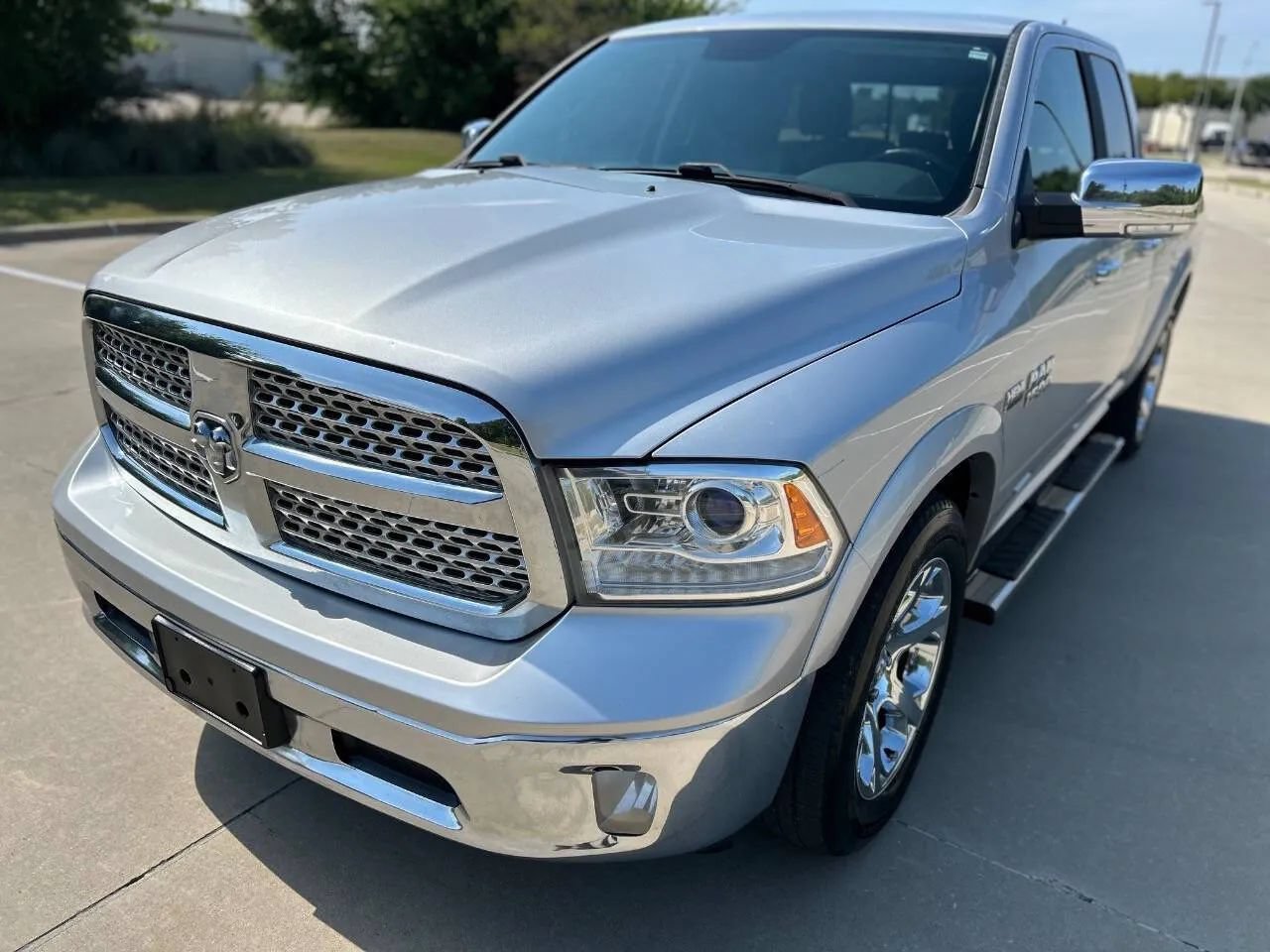 Used 2017 RAM 1500 Laramie RWD image 2