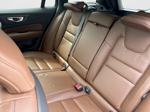Certified 2025 Volvo V60 B5 Cross Country Ultra AWD/4WD image 28