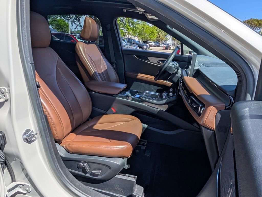 Used 2022 Lincoln Nautilus Reserve image 17