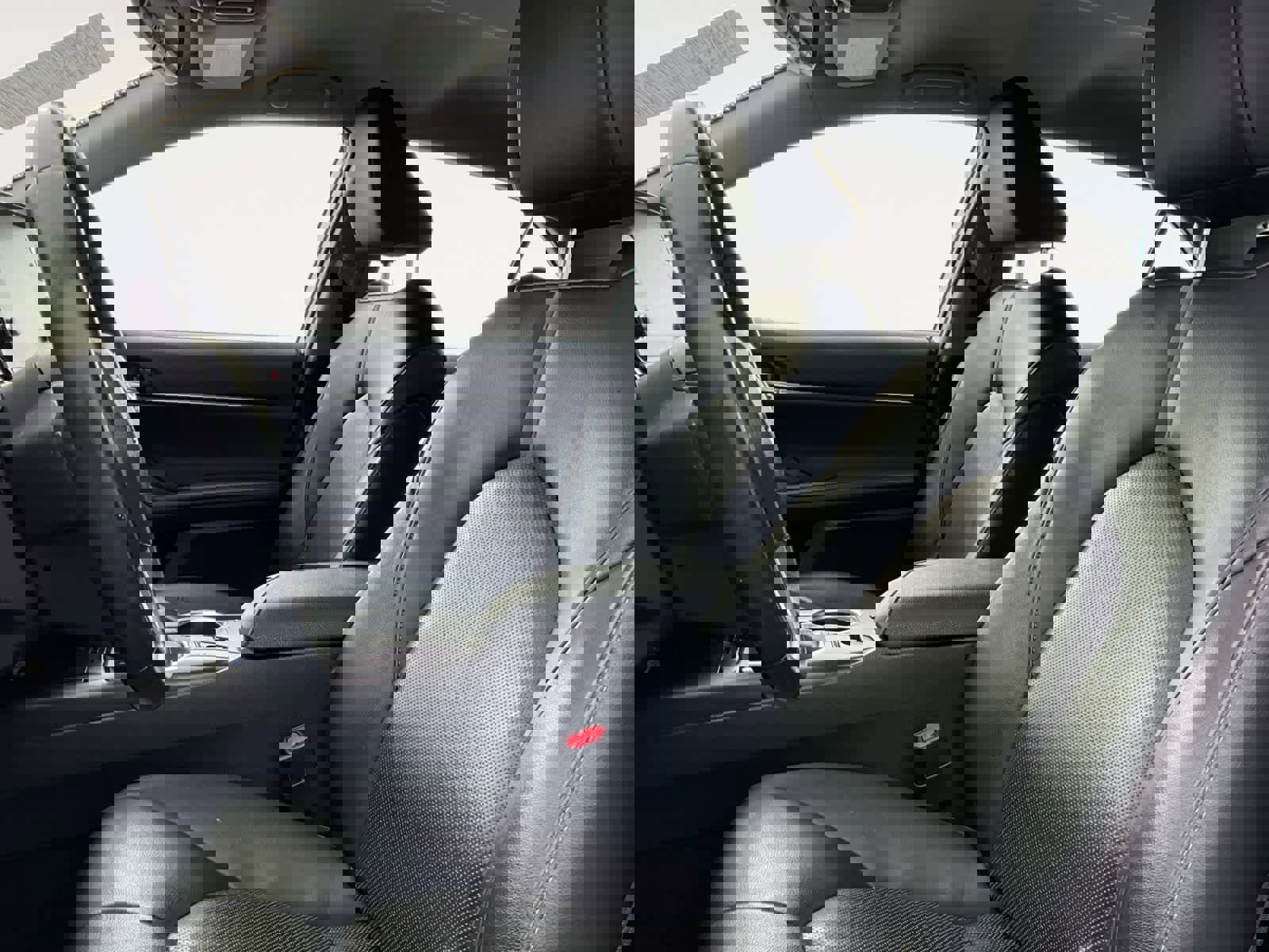 Used 2022 Toyota Camry XLE w/ Cold Weather Package image 13