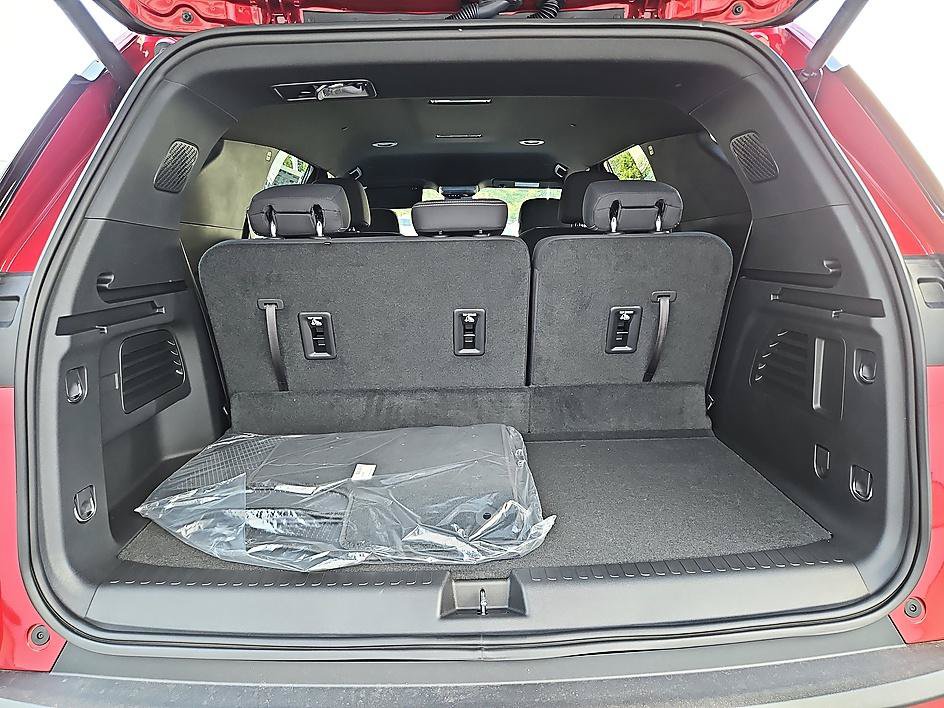 New 2026 Chevrolet Traverse LT FWD image 12