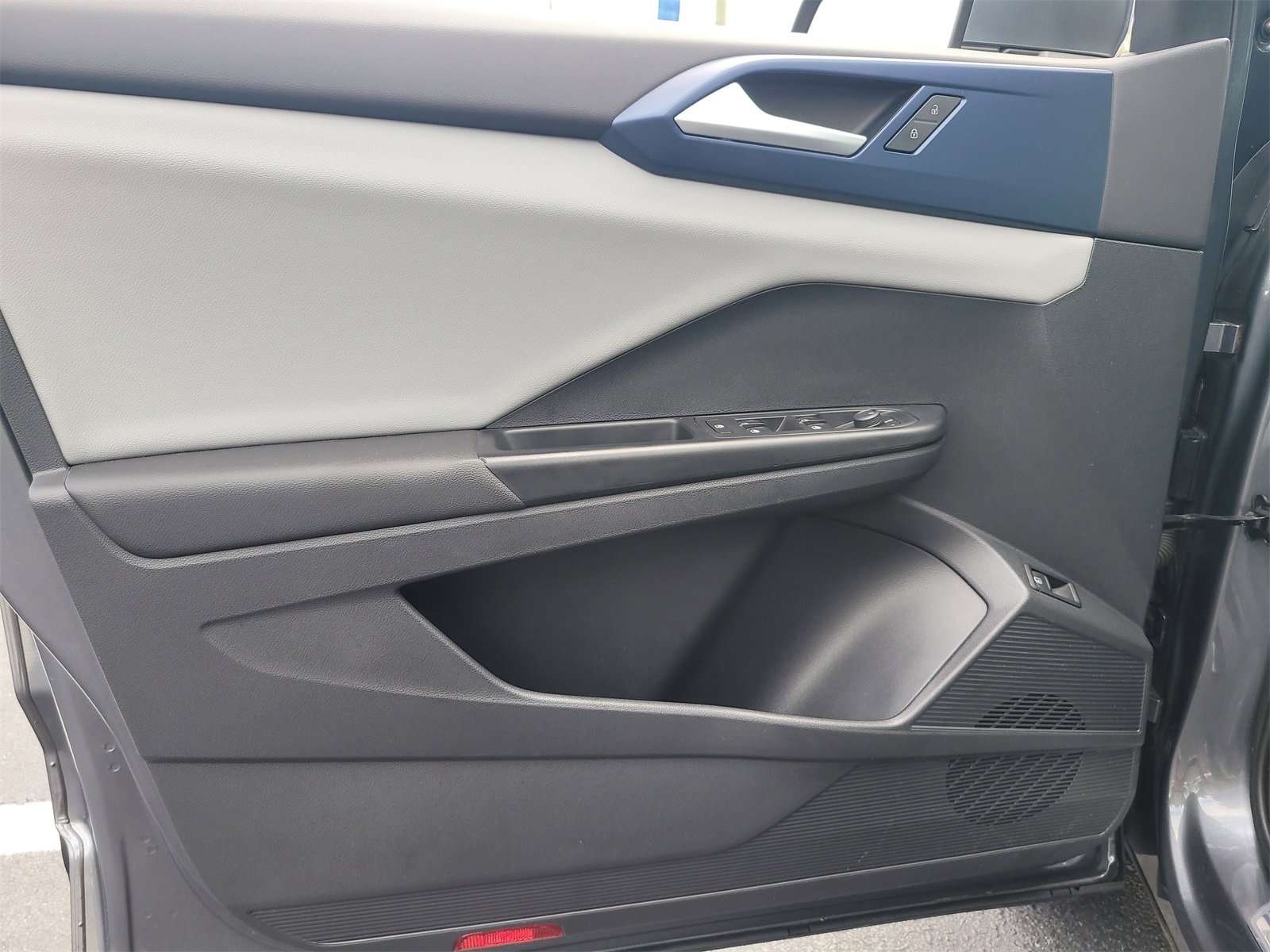 Used 2022 Volkswagen Taos SE image 15